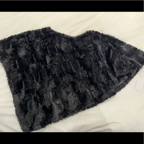 Signature By Robbie Bee Women Faux Fur Shrug Coat Jacket Poncho Medium Black New - Picture 1 of 7